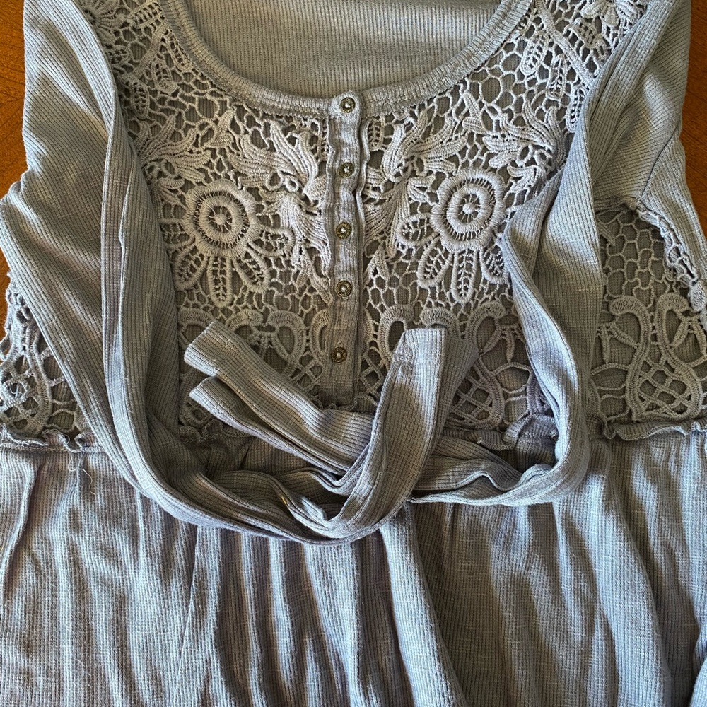Woman’s Tops